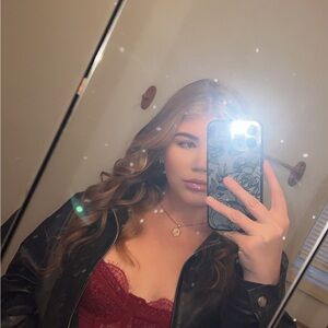 Meet your Posher, Olivia